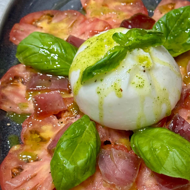 Ensalada de Burrata.Restaurante la teresita. Nuestros platos Ensalada de Burrata. Restaurante la teresita. Nuestros platos