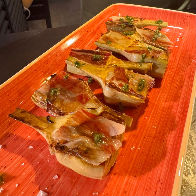 Alcachofas a la plancha con jamón IB